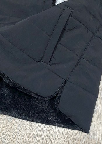 Siyah Kapüşonlu Kürklü Kadın Yelek.Çift Yönlü - Görsel 5