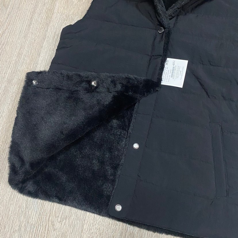 Siyah Kapüşonlu Kürklü Kadın Yelek.Çift Yönlü - Görsel 2