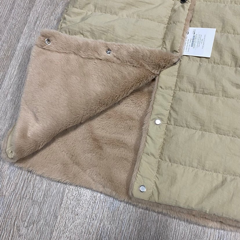 Kürklü Kapüşonlu Bej Kadın Yelek. Çift Yönlü - Görsel 2