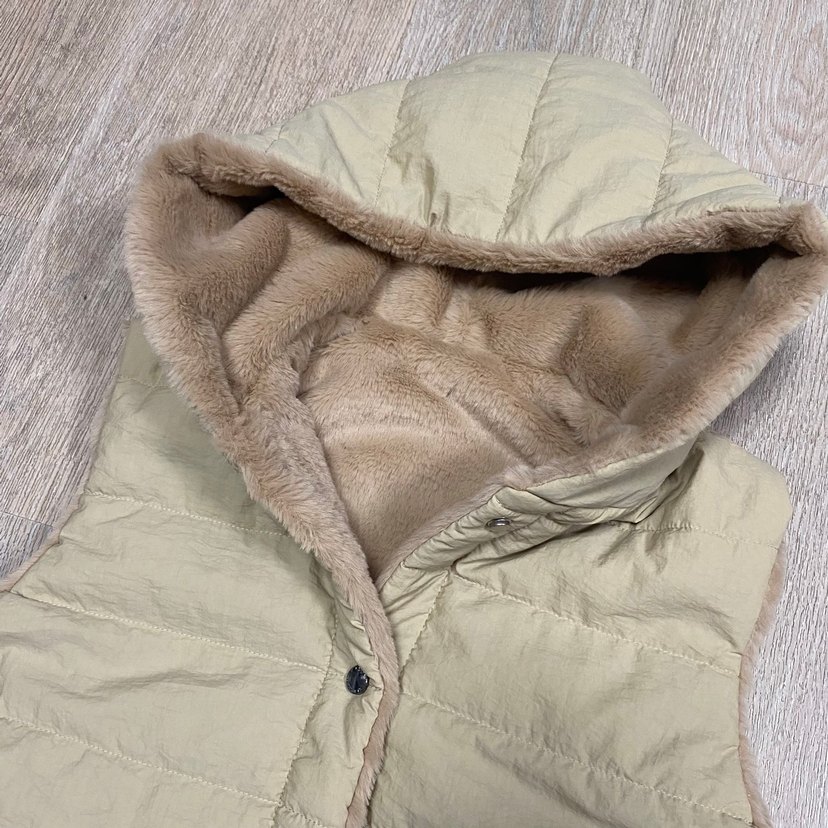 Kürklü Kapüşonlu Bej Kadın Yelek. Çift Yönlü - Görsel 4