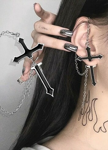 Haç küpe gothic zincirli 