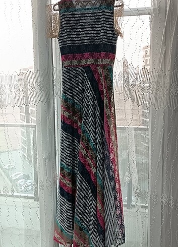 Güpür kumaş elbise - Görsel 4