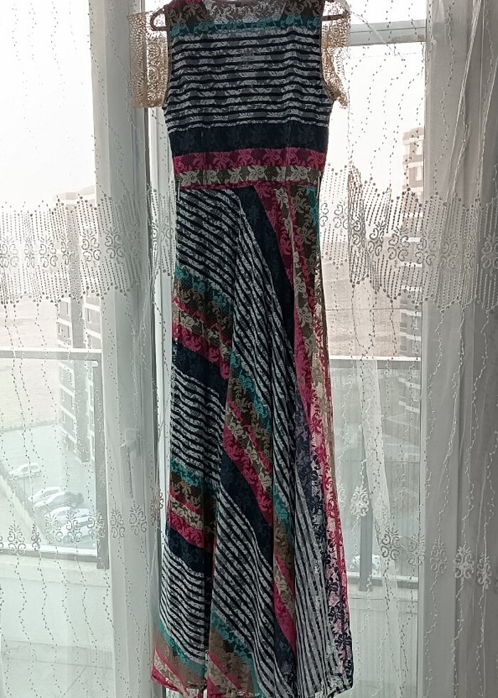 Güpür kumaş elbise - Görsel 4