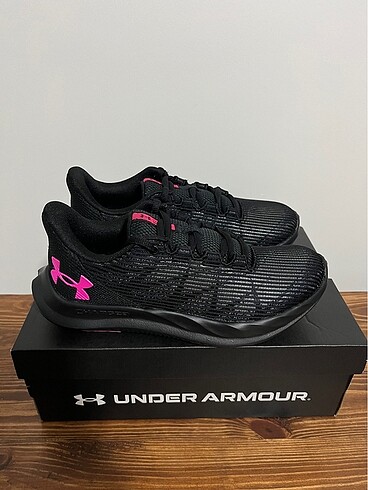 Diğer UNDER ARMOUR KADIN SPOR AYAKKABISI