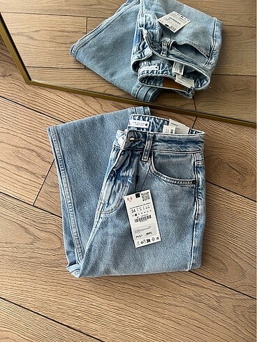 Zara Yüksek bel jean etiketli