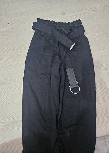 Siyah Kemerli Rahat Kesim Kadın Kumaş Pantolon - Görsel 5