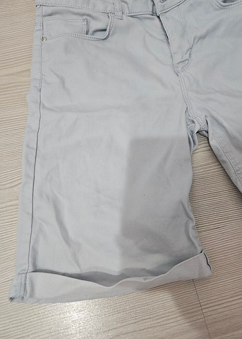 Gri Kadın Kısa Denim Pantolon - Görsel 3