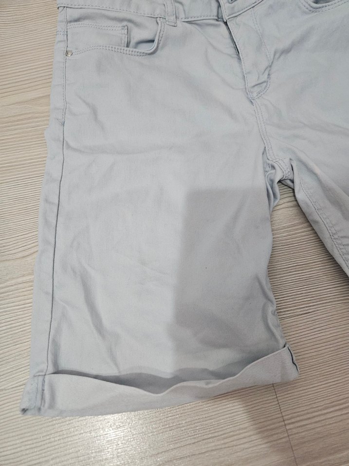 Gri Kadın Kısa Denim Pantolon - Görsel 3