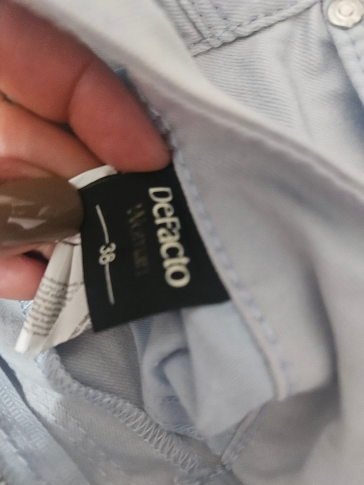 Gri Kadın Kısa Denim Pantolon - Görsel 2