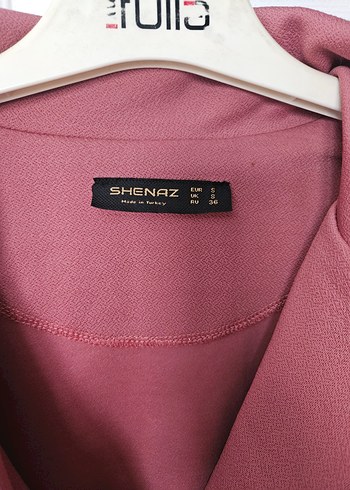 Pembe Düğmeli Dar Kesim Kadın Bluz - Görsel 3