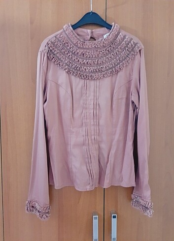 Pembe gömlek