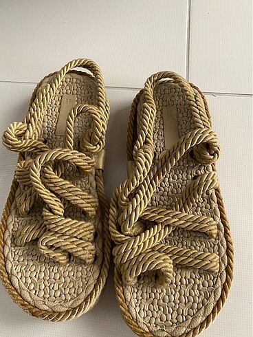 Hasır görünümlü sandalet - Görsel 2