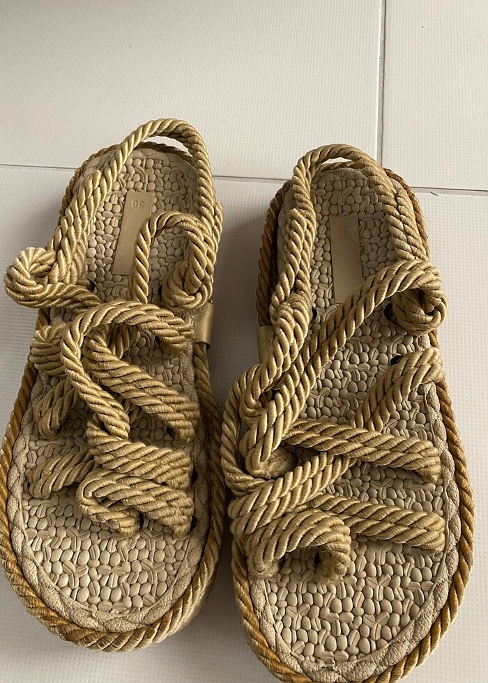 Hasır görünümlü sandalet - Görsel 2