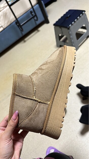 ugg bot