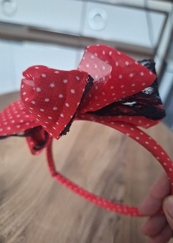 Kırmızı Puantiyeli Fiyonklu Saç Tacı - Görsel 2