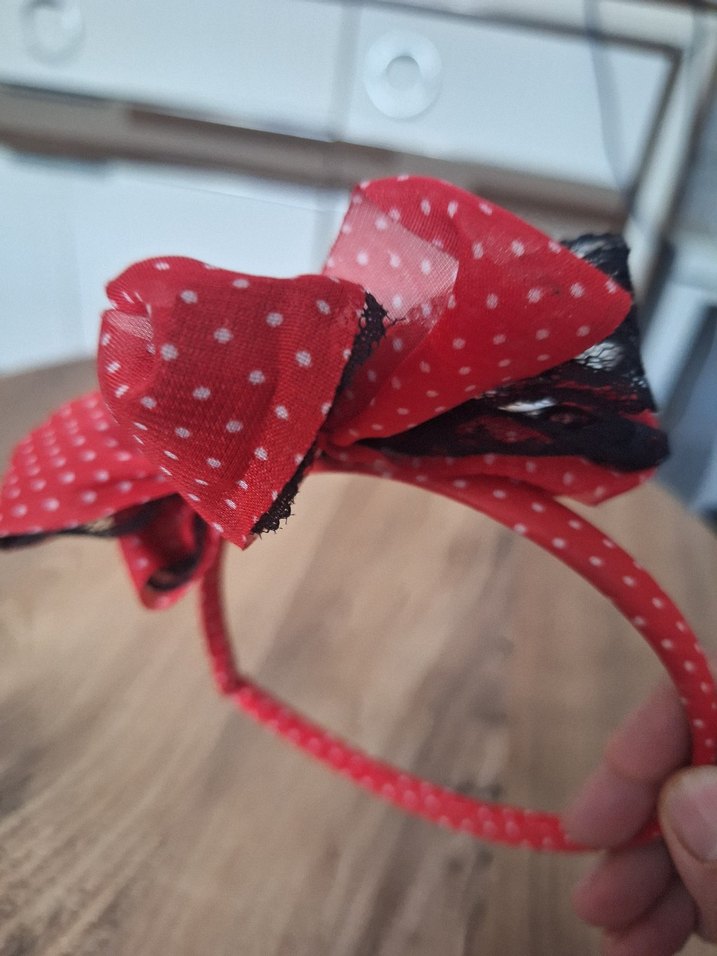 Kırmızı Puantiyeli Fiyonklu Saç Tacı - Görsel 2