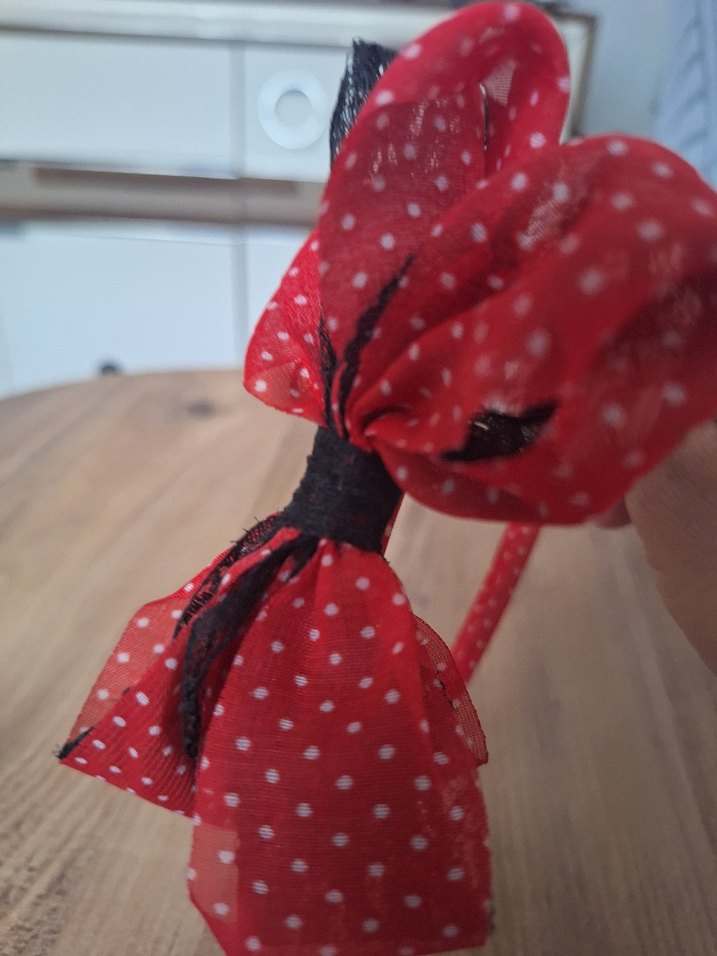 Kırmızı Puantiyeli Fiyonklu Saç Tacı - Görsel 3