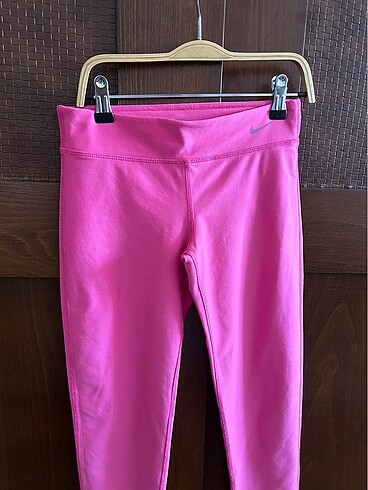 Pembe nike