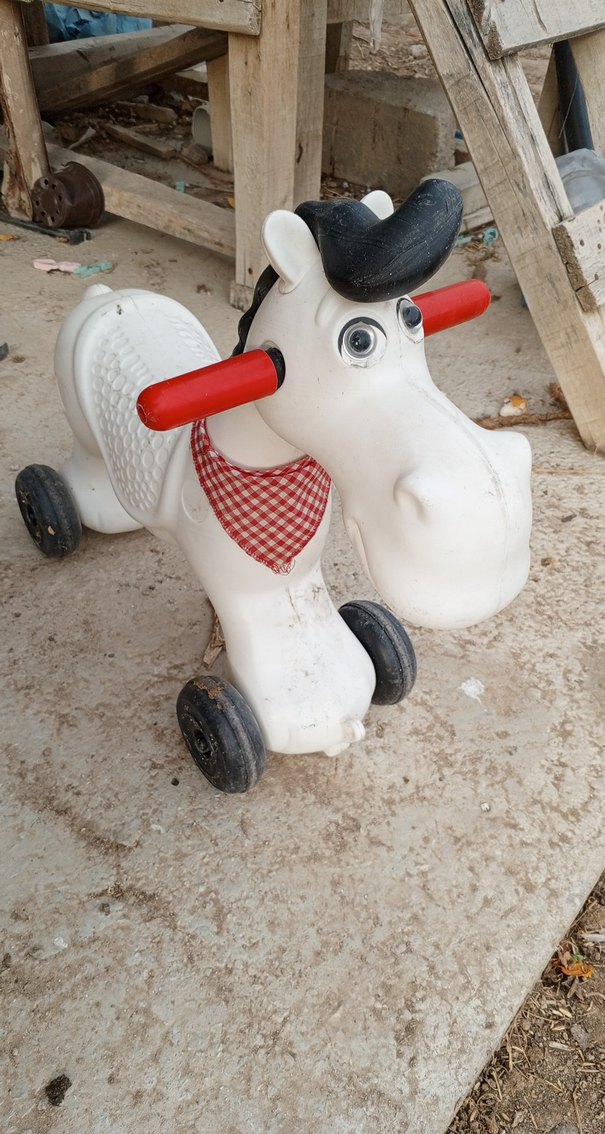 Beyaz Sallanan At Oyuncak - Görsel 3