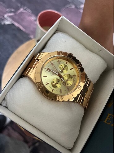 Guess Guess saat
