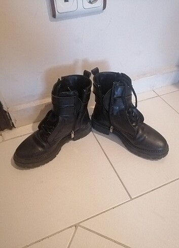 Az kullanılmış bayan botu
