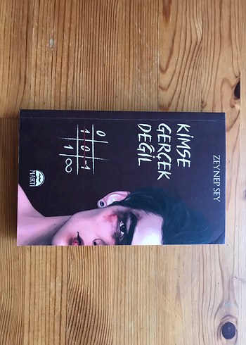 Kimse Gerçek Değil - Zeynep Sey
