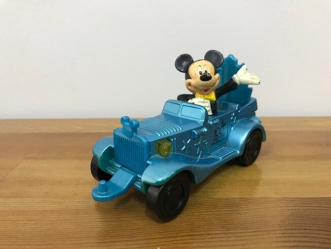 Mickey Mouse 100. Yıl Özel Arabası