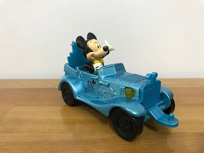  Mickey Mouse 100. Yıl Özel Arabası