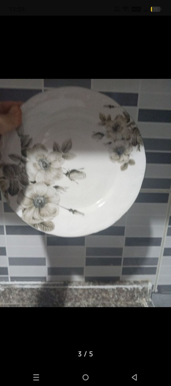 Gri Çiçek Desenli Beyaz Tabak Seti - Görsel 3