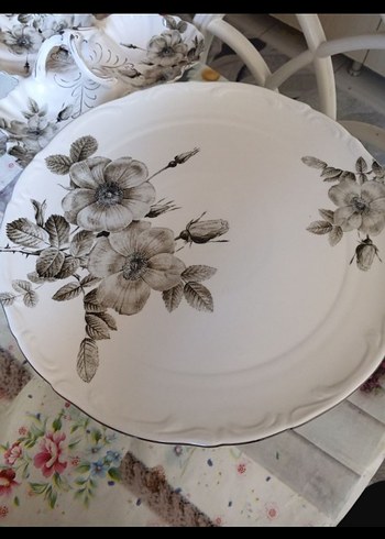 Gri-Beyaz Çiçek Desenli Tabak - Görsel 3