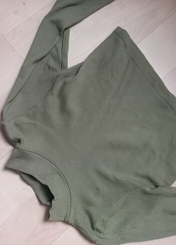 m Beden Uzun kollu crop bluz
