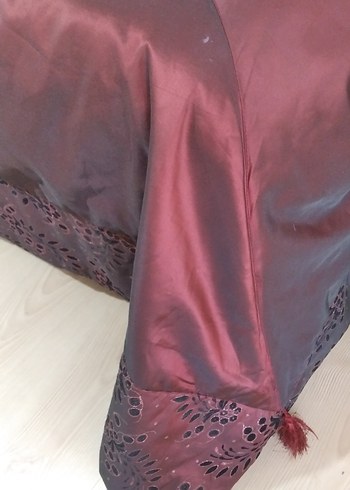 Beden bordo Renk Bordo Nakışlı Yatak Örtüsü