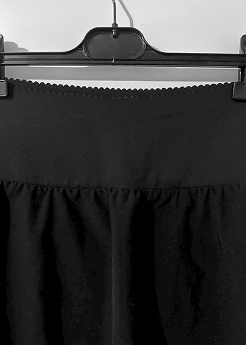 H&M şortlu mini etek - Görsel 2