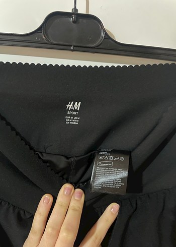 H&M şortlu mini etek - Görsel 3
