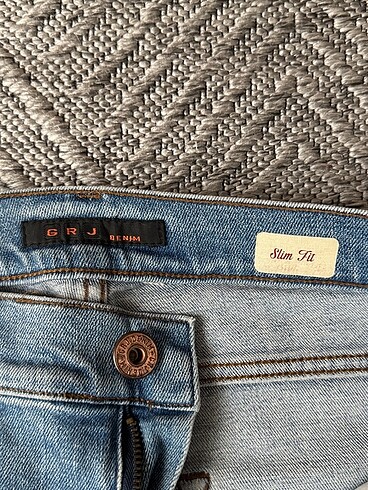 31 Beden mavi Renk Slim fit pantolon