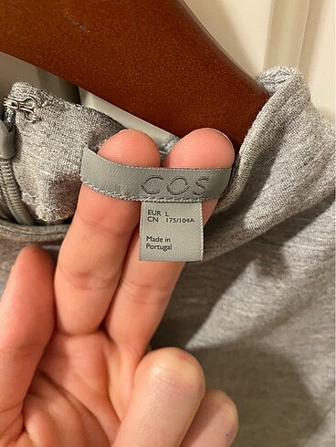 l Beden Cos sweatshirt