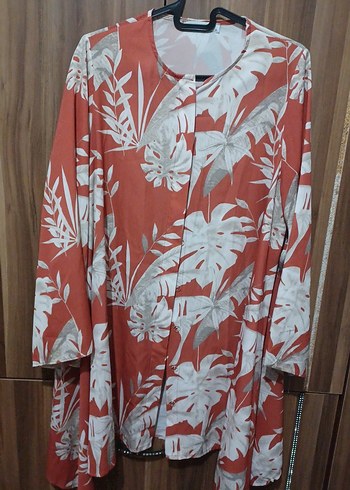 Uzun Kırmızı Desenli Bohem Kimono - Görsel 3