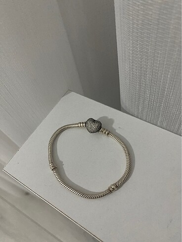 Pandora Pandora