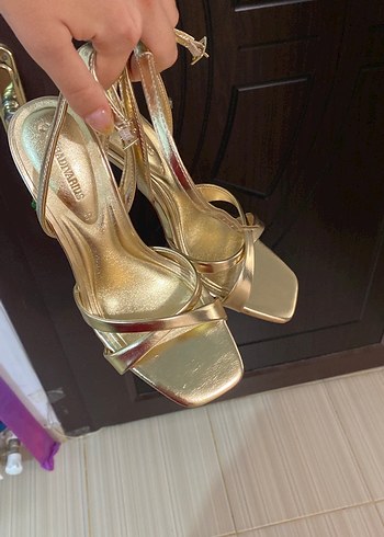 37 Beden altın Renk Stradivarius topuklu ayakkabı