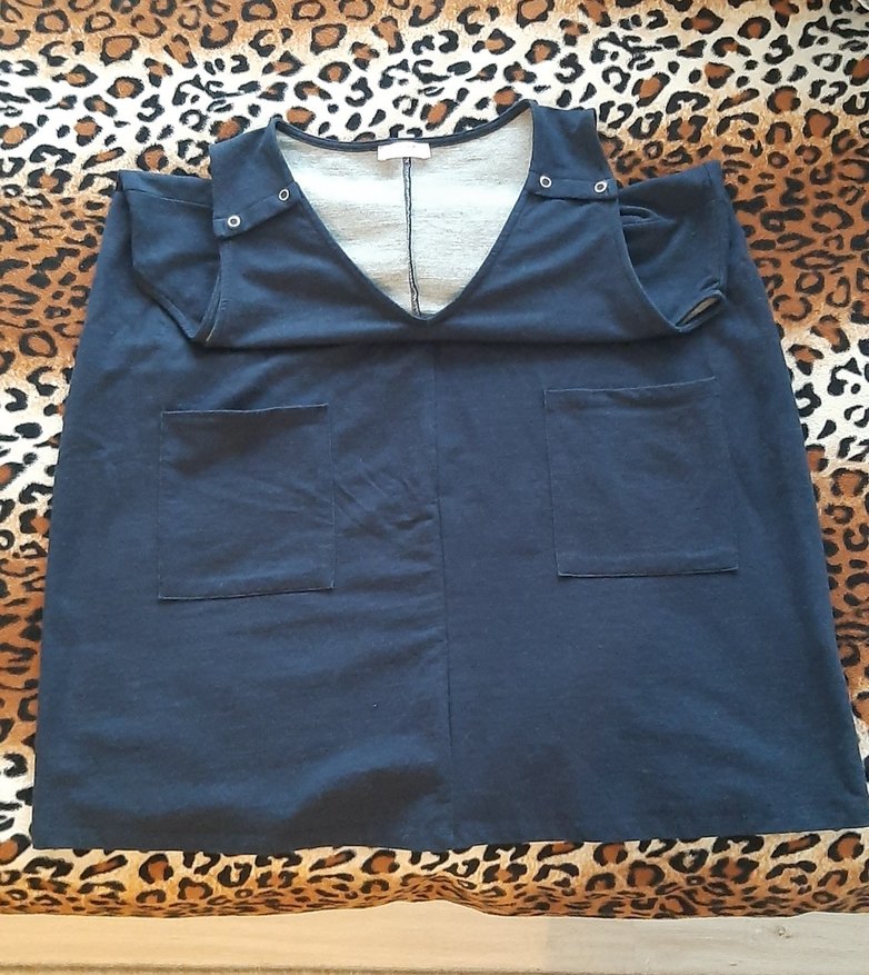 Kolsuz V Yakalı Hamile elbise - Görsel 2