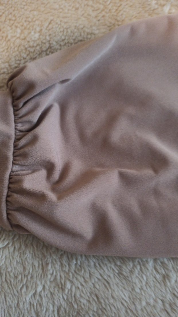 Bej V Yaka Drapeli Kadın Bluz - Görsel 3