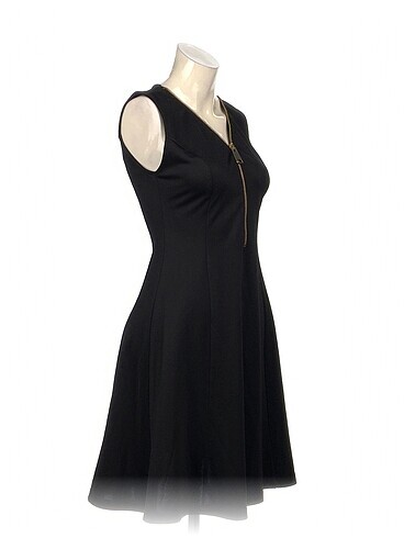 Diğer PreLoved Kısa Elbise %70 İndirimli.