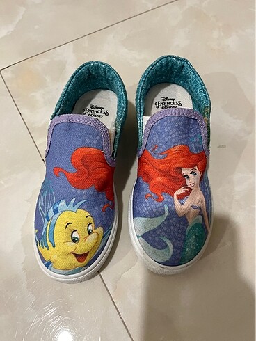 Ariel ayakkabı