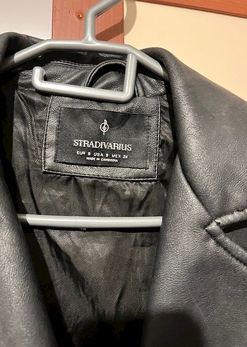 Stradivarius Siyah Deri Ceket - Görsel 2