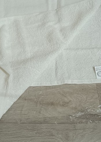 Nakışlı Beyaz Havlu - Görsel 3