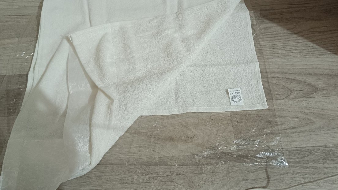 Nakışlı Beyaz Havlu - Görsel 3