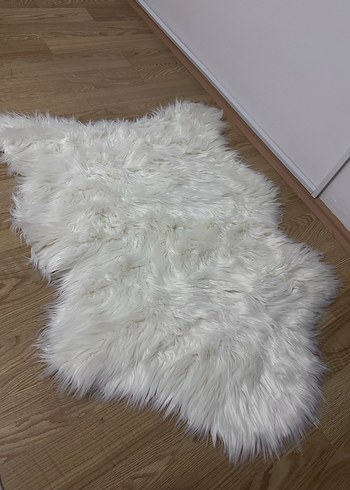 Beyaz Bohem Tarzı Peluş Halı