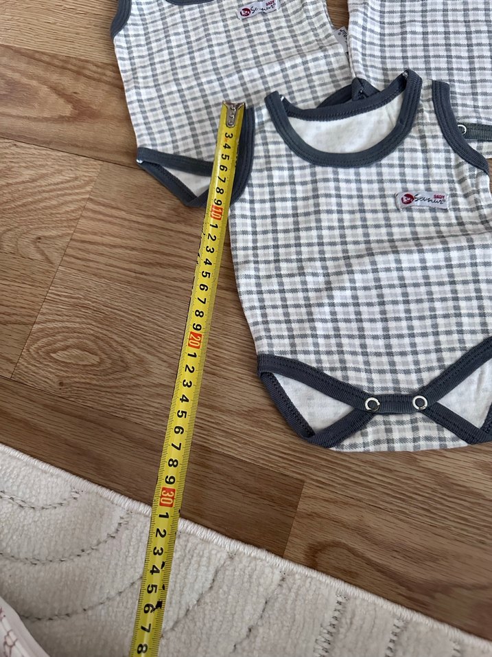 Gri Kareli Pamuklu Askılı Bebek Body - Görsel 5