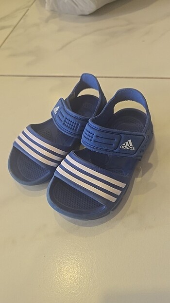 24 Beden Cocuk sandalet Adidas