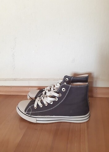 Diğer Converse